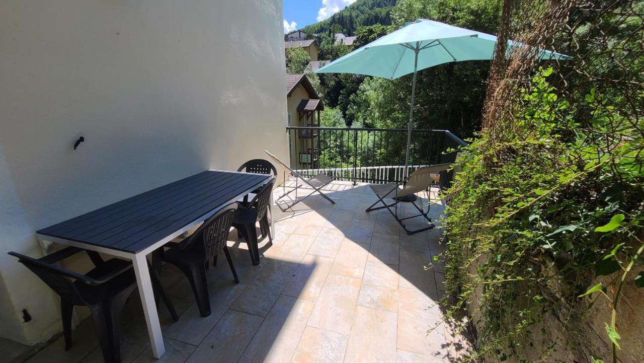 Joli Appartement Renove Avec Terrasse Brides-les-Bains Exteriör bild